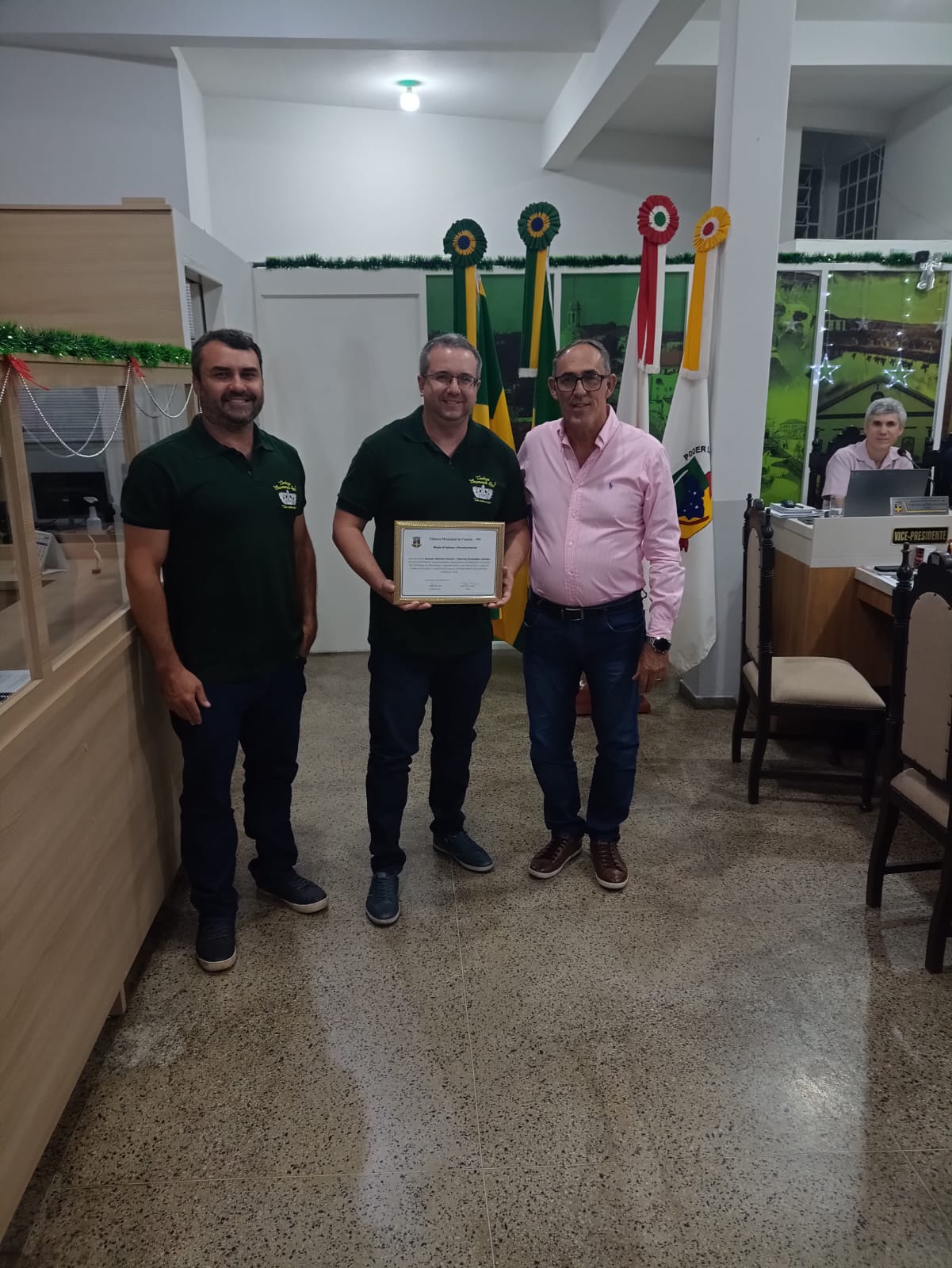 01 de dezembro 2025 - 3